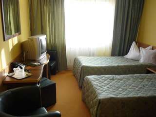 Отель Hotel Sud Джурджу Двухместный номер с 2 отдельными кроватями-7