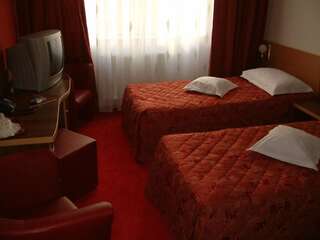 Отель Hotel Sud Джурджу Двухместный номер с 2 отдельными кроватями-10
